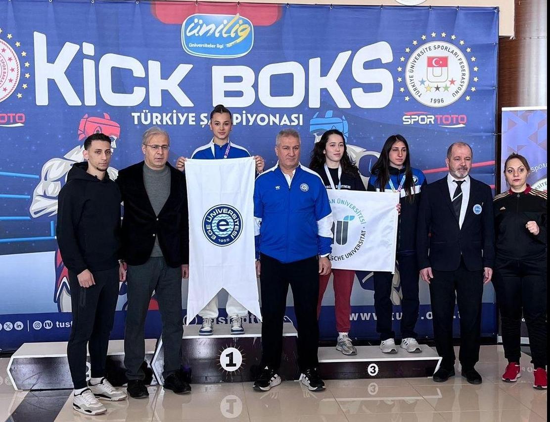 EÜ öğrencisi Elif Ceren Şanlı, Kick Boks’ta Türkiye Şampiyonu oldu
